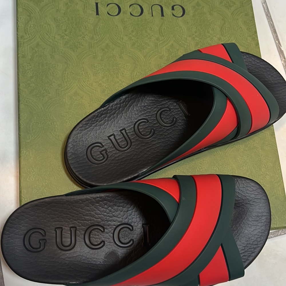Original Gucci men slide, uk 7 equivalent to a U.S. 8